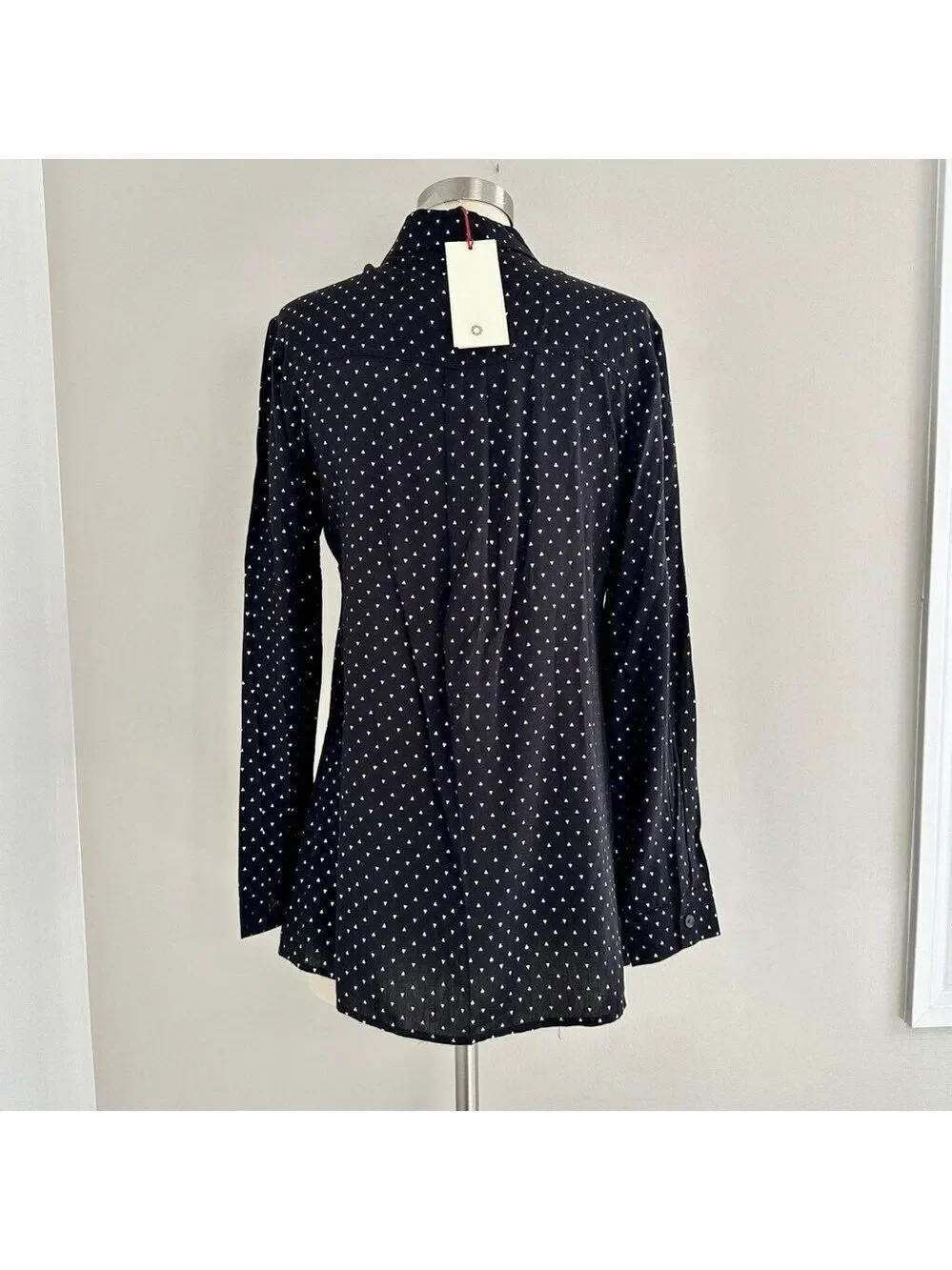 Women's Solitaire Black & White Patterned Collared Button-up Blouse Size S New - Picture 6 of 13